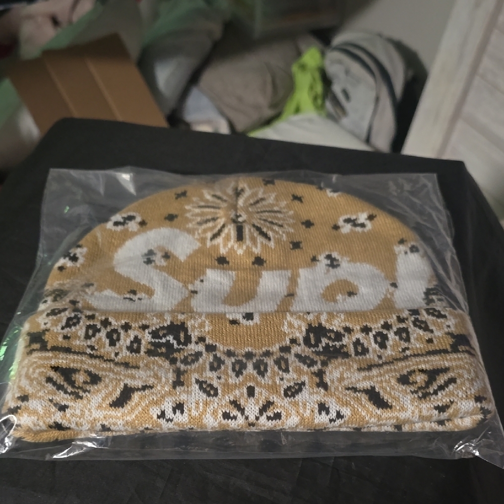 Tan Supreme Bandana Beanie with Large Logo (FW24BN61)